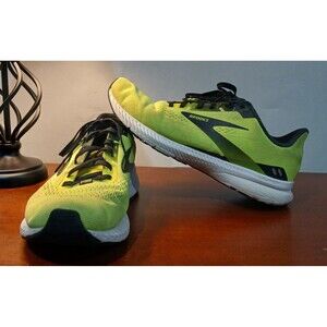 Brooks Launch 8.  Men's Size 10 Wide. Neon Green. Pre-Loved. 110358 2E 774.